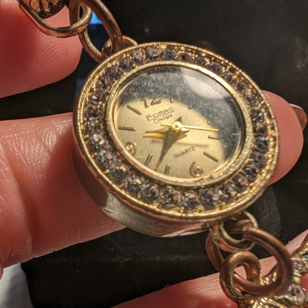 Ficarro Couture‎ CZ encrusted goldtone Cheetah purse/keychain watch